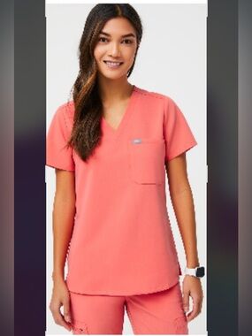 Figs Hot Coral Women’s Scrub Set- LIMITED EDITION COLOR